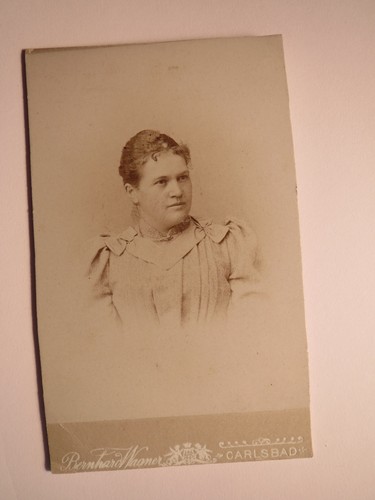 Karlsbad frau portrait - frau,