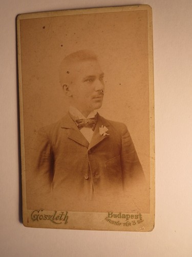 Junger mann anzug - junger,