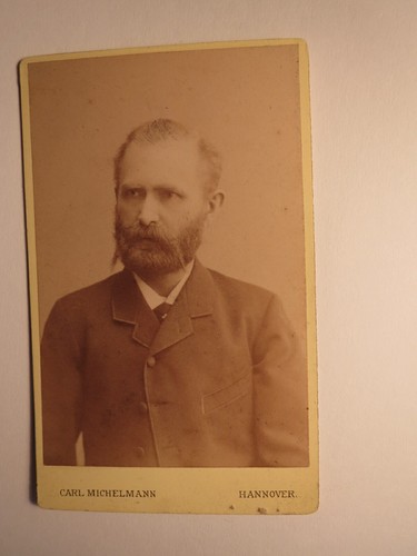Mann mit bart anzug - mit,