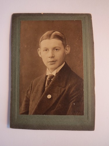 Junge junger mann anzug - junger, im