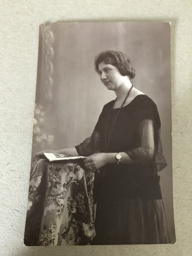 Vintage fotokarte junge frau - vintage,